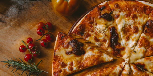 Pizza former